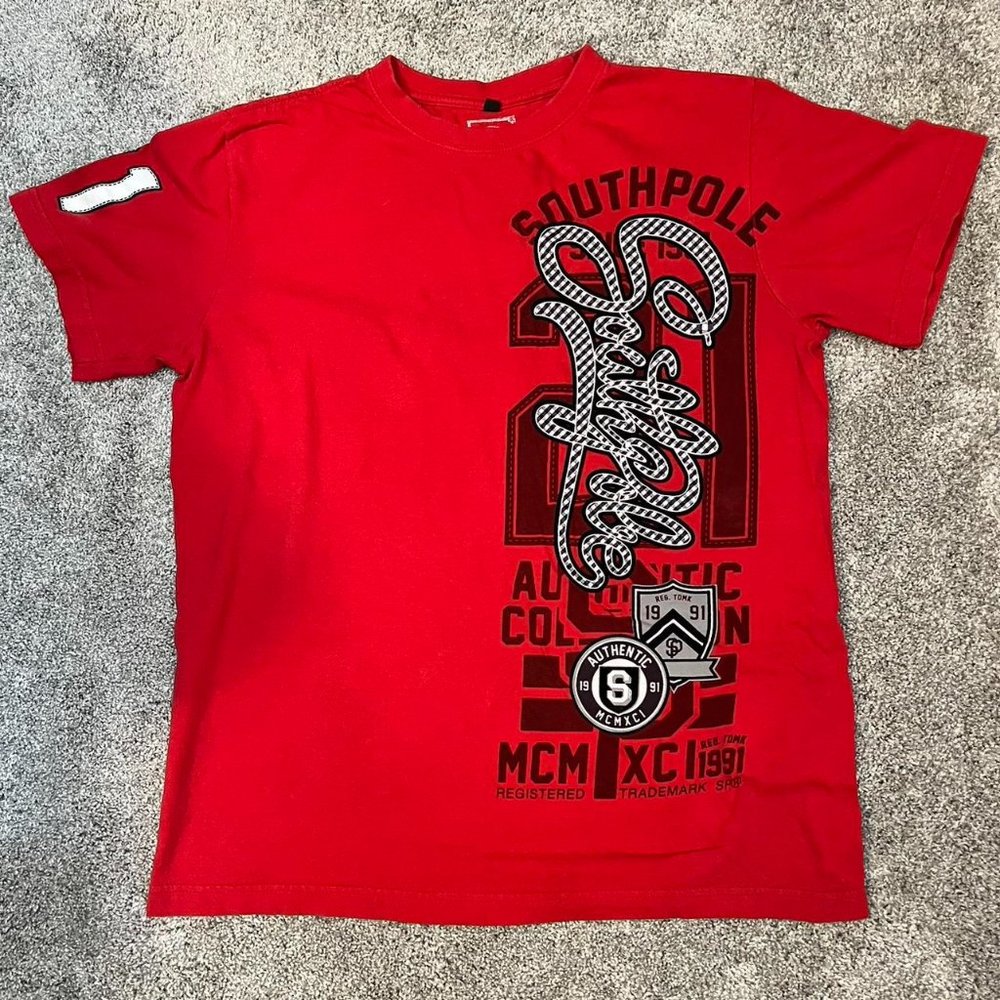 Red modern southpole skater t shirt‼️